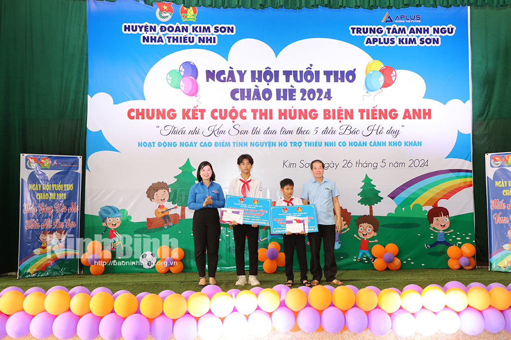 Chương trình Ngày hội tuổi thơ Chào hè 2024