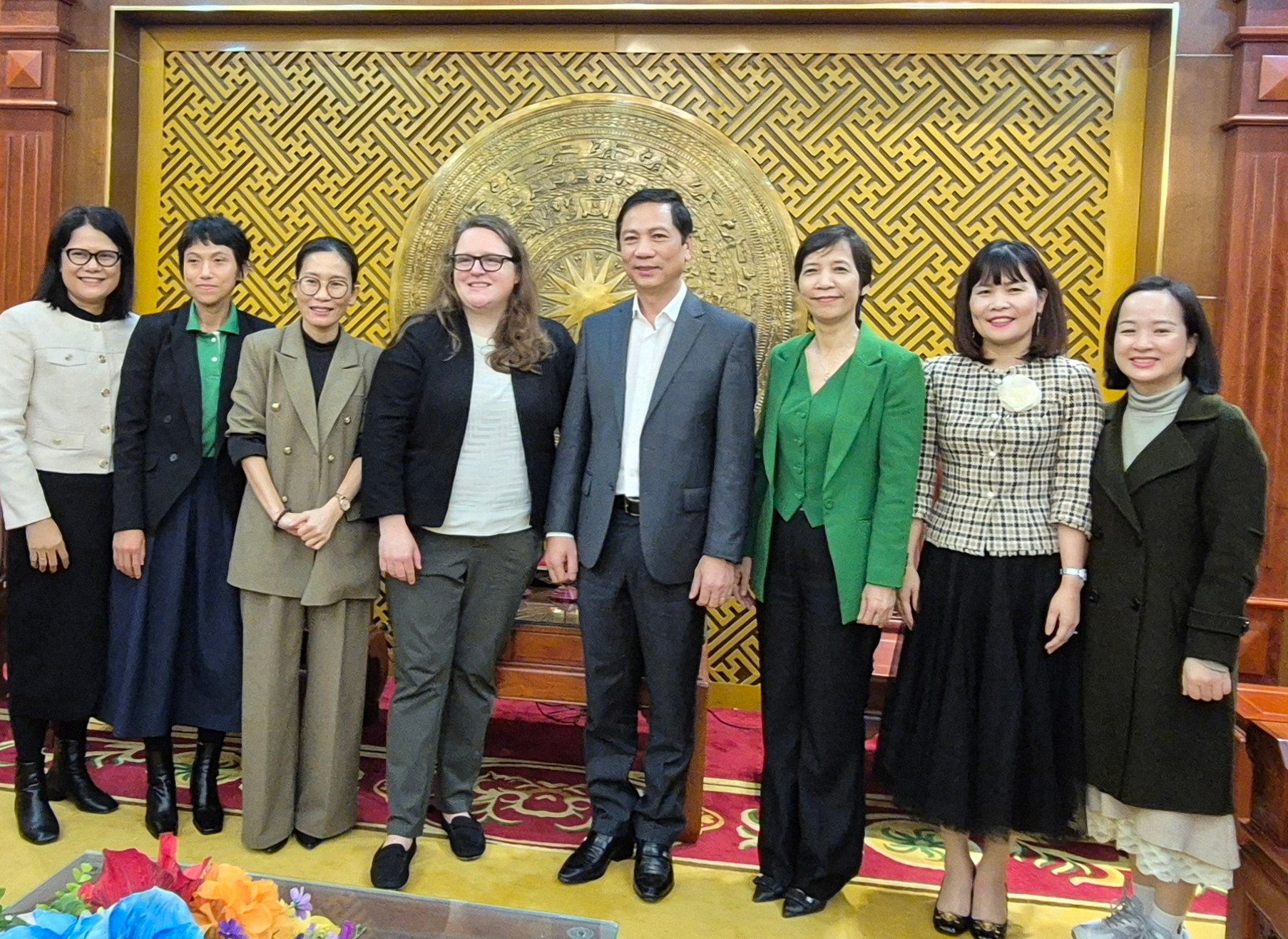 Vice Chairman of the Provincial People's Committee Hoang Nam received PeaceTrees Vietnam Organization