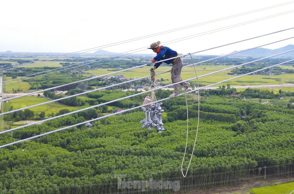 Panorama der 500kV-Leitung 3 durch Ha Tinh vor der Ziellinie Foto 21