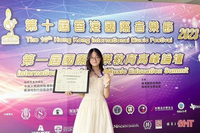 Ha Tinh female student wins gold medal at Hong Kong International Music Festival