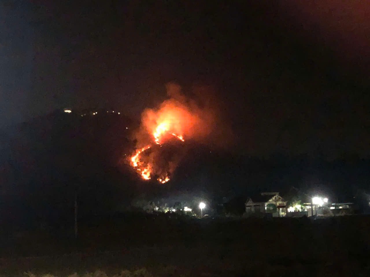 Forest fire in Cao An Phu temple area