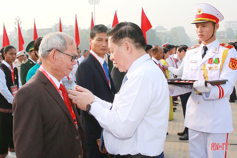 Ha Tinh tiene una persona honrada como ejemplo nacional típico de estudio y seguimiento del tío Ho.