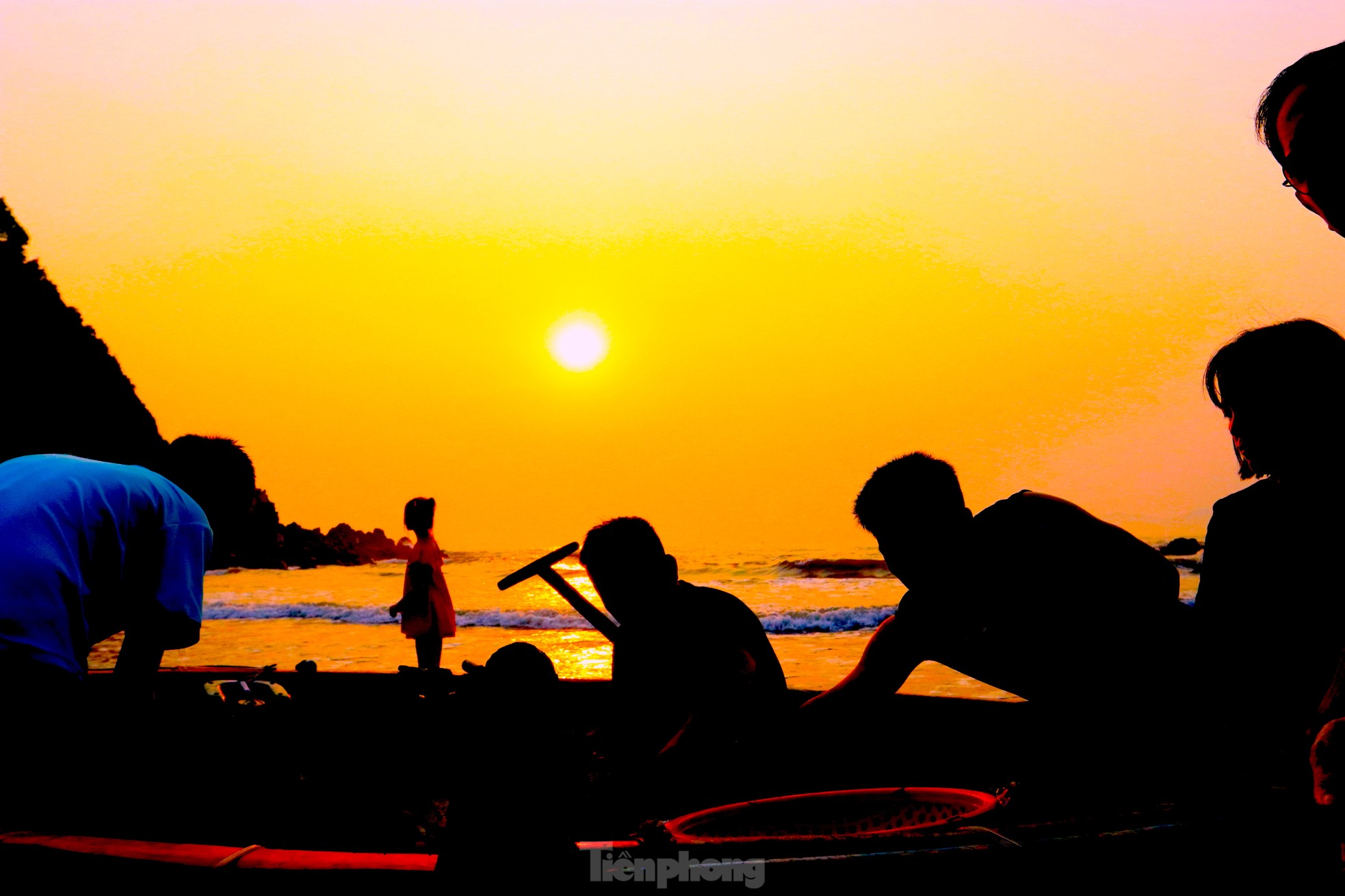 Beauté captivante de la plage de Cua Lo à l'aube, photo 2