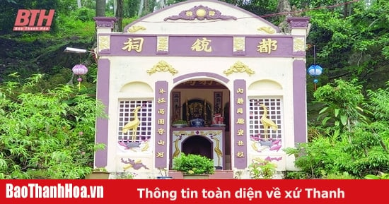 Dưới chân núi Chiếu Bạch