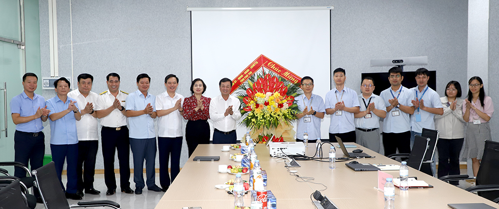 Chủ tịch UBND tỉnh Bùi Văn Quang thăm, chúc mừng Ngày Doanh nhân Việt Nam