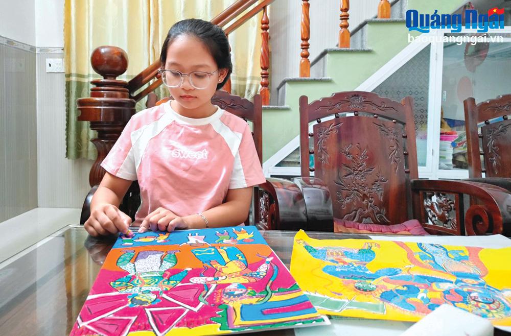 Em Bùi Hoàng Lan, lớp 8A, Trường THCS Phổ Vinh (TX.Đức Phổ) rất yêu thích hội họa. 
