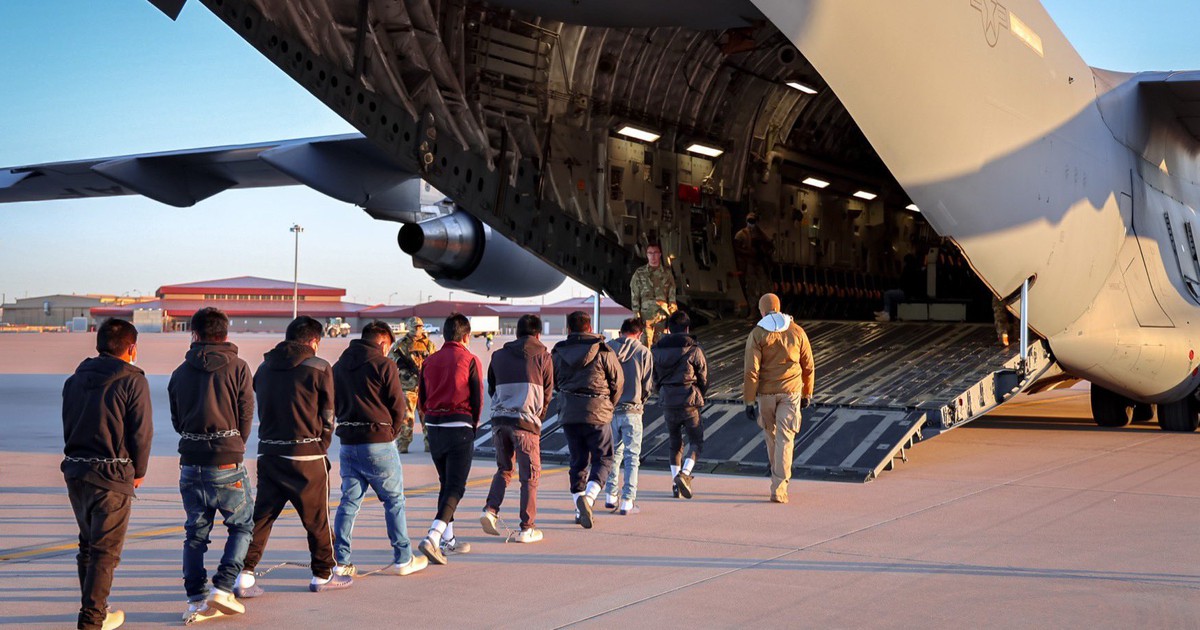 US begins deporting illegal immigrants by military aircraft