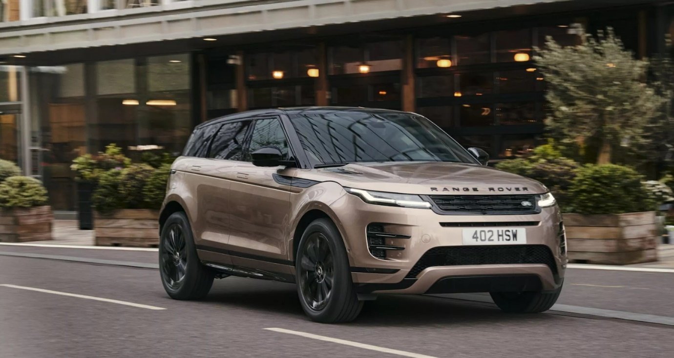 Range Rover Evoque possesses a captivating and attractive beauty