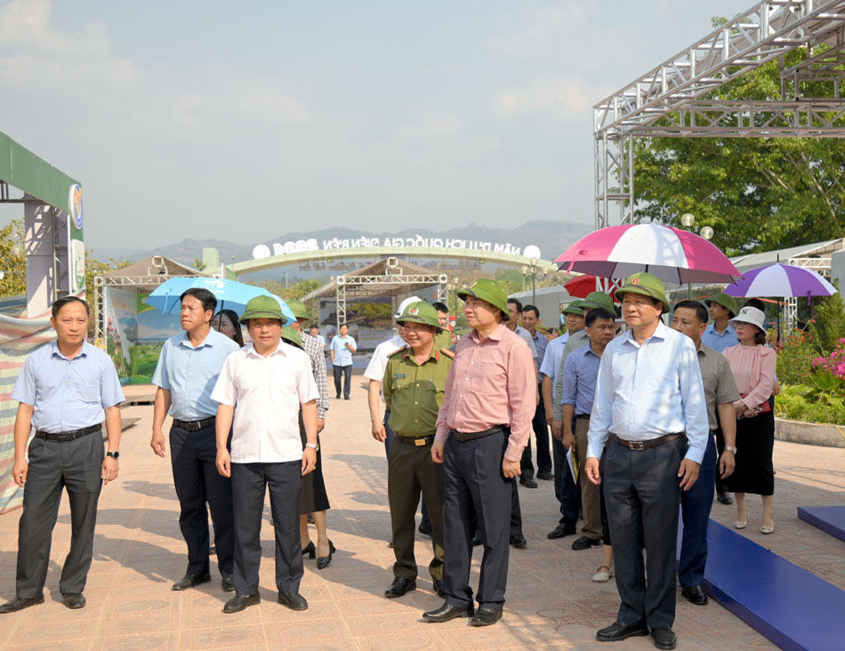 Bí thư Tỉnh ủy kiểm tra công tác chuẩn bị Lễ khai mạc Năm Du lịch Quốc gia và Lễ hội Hoa Ban năm 2024