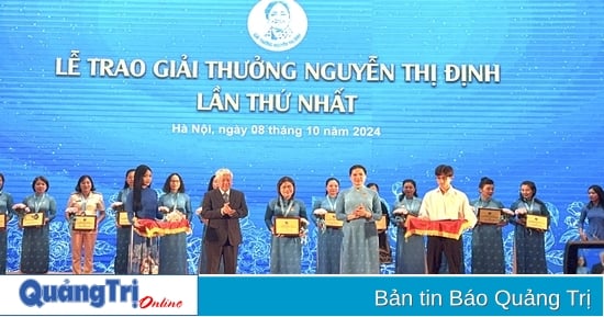 Les femmes de Quang Tri honorées de recevoir le prix Nguyen Thi Dinh