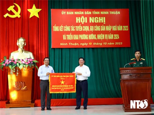 Hội nghị tổng kết công tác tuyển chọn và gọi công dân nhập ngũ năm 2023 và triển khai nhiệm vụ năm 2024