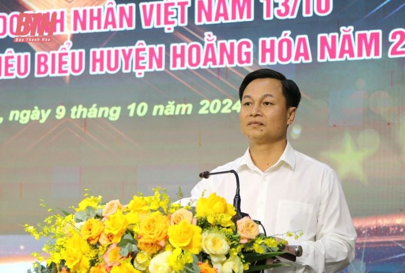 Hoang Hoa district meets and honors typical businesses and entrepreneurs in 2024