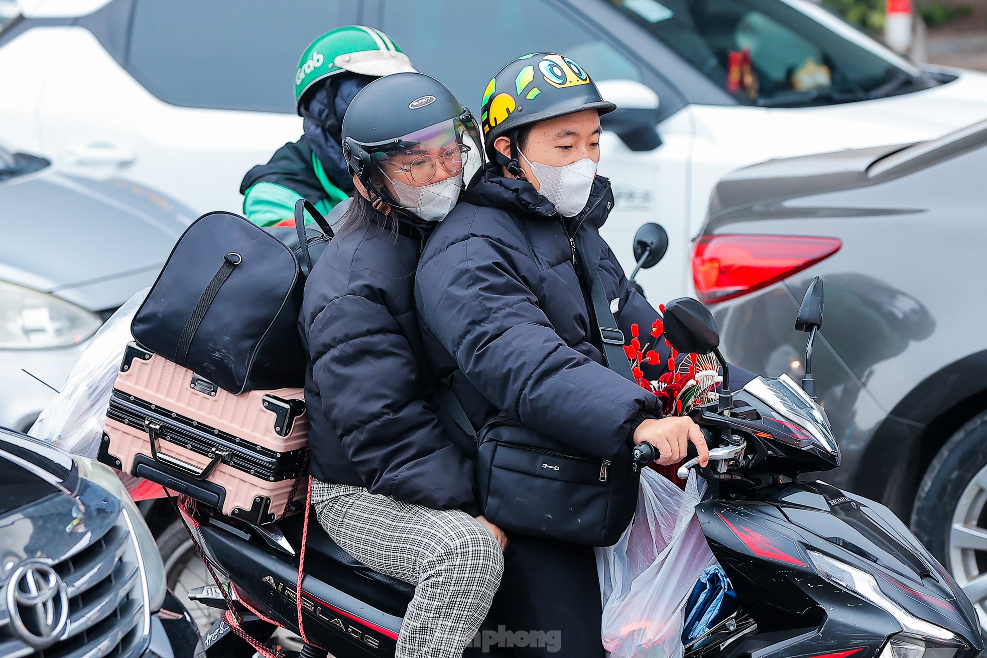 Giao thông Thủ đô 'căng như dây đàn' trong ngày làm việc cuối cùng ảnh 8