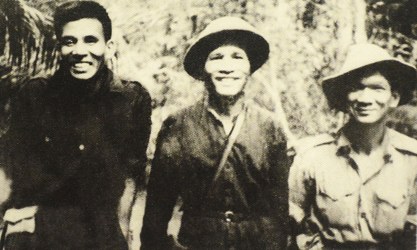 General Nguyen Chi Thanh (standing in the middle) with comrades of the Southern Liberation Army at the Central Bureau base. Photo: DOCUMENT