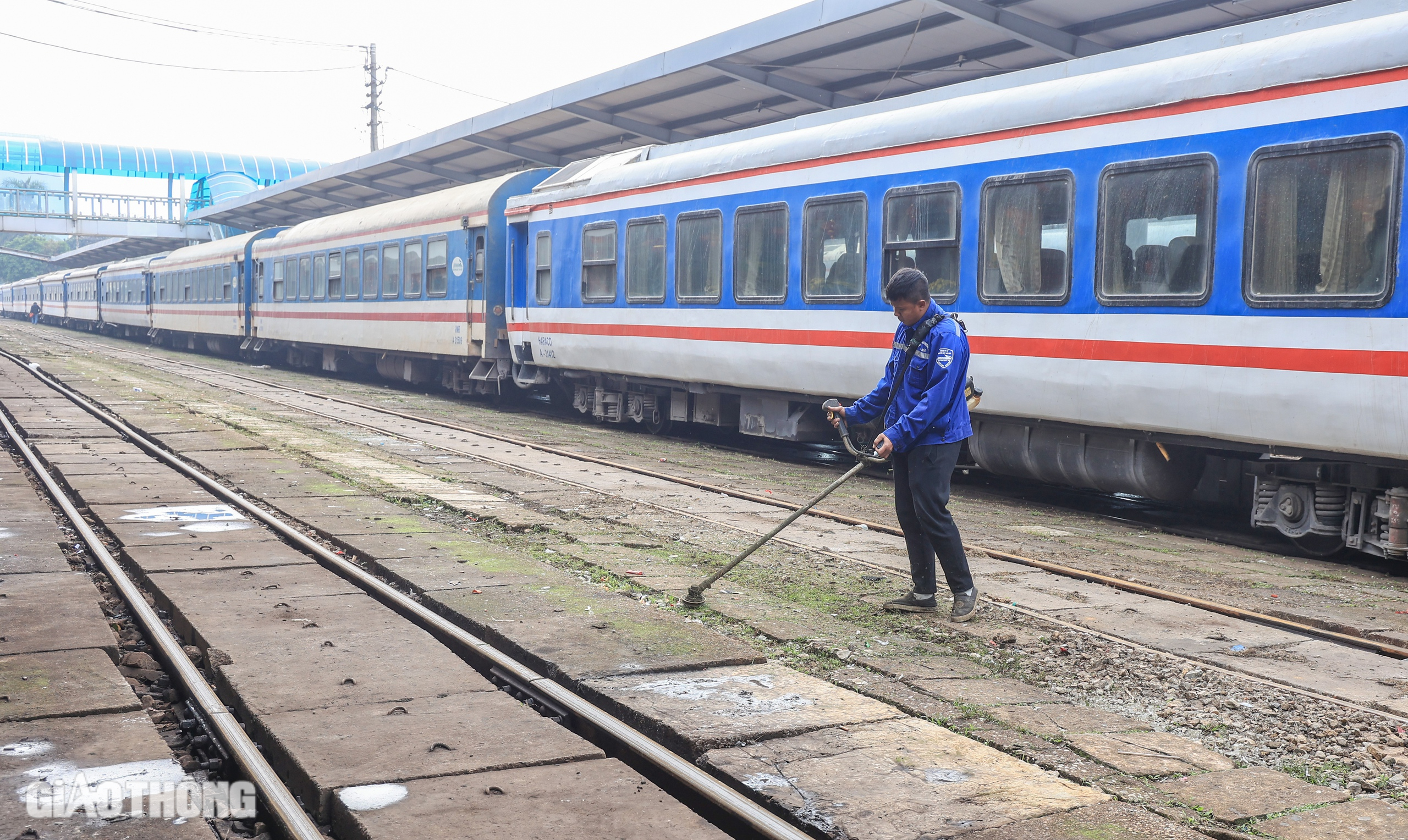 Ngày cuối trước kỳ nghỉ Tết, ga Hà Nội thông thoáng bất ngờ- Ảnh 15.