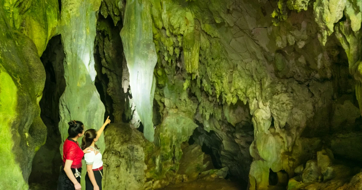 ファエン山のコウモリ洞窟の神秘的な美しさを発見