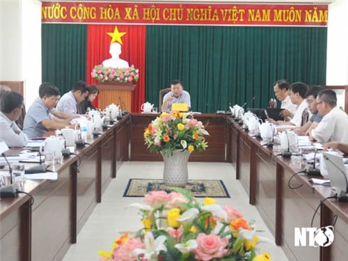 UBND tỉnh: Họp nghe báo cáo đề xuất danh mục liên quan đến sử dụng đất