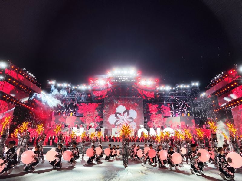 Red Flamboyant Festival and the breakthrough development of Hai Phong