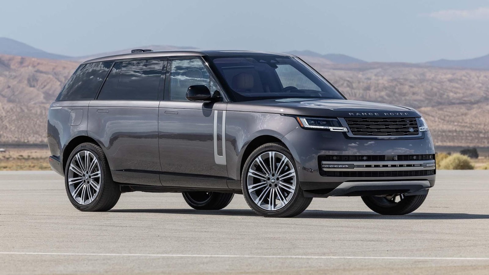 The highest price of Land Rover Range Rover is up to 23,859 billion VND