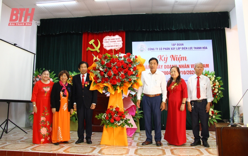 Thanh Hoa Power Construction Joint Stock Company feiert 20 Jahre vietnamesischen Unternehmertag (13. Oktober)