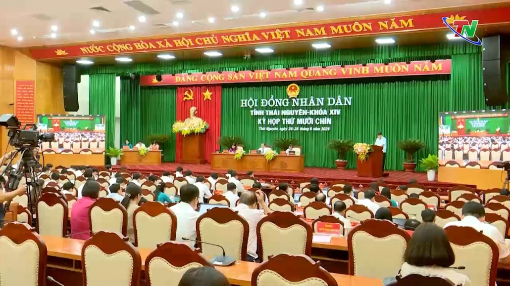 Xem xét thảo luận đối với 37 báo cáo, tờ trình tại Kỳ họp thứ mười chín, HĐND tỉnh