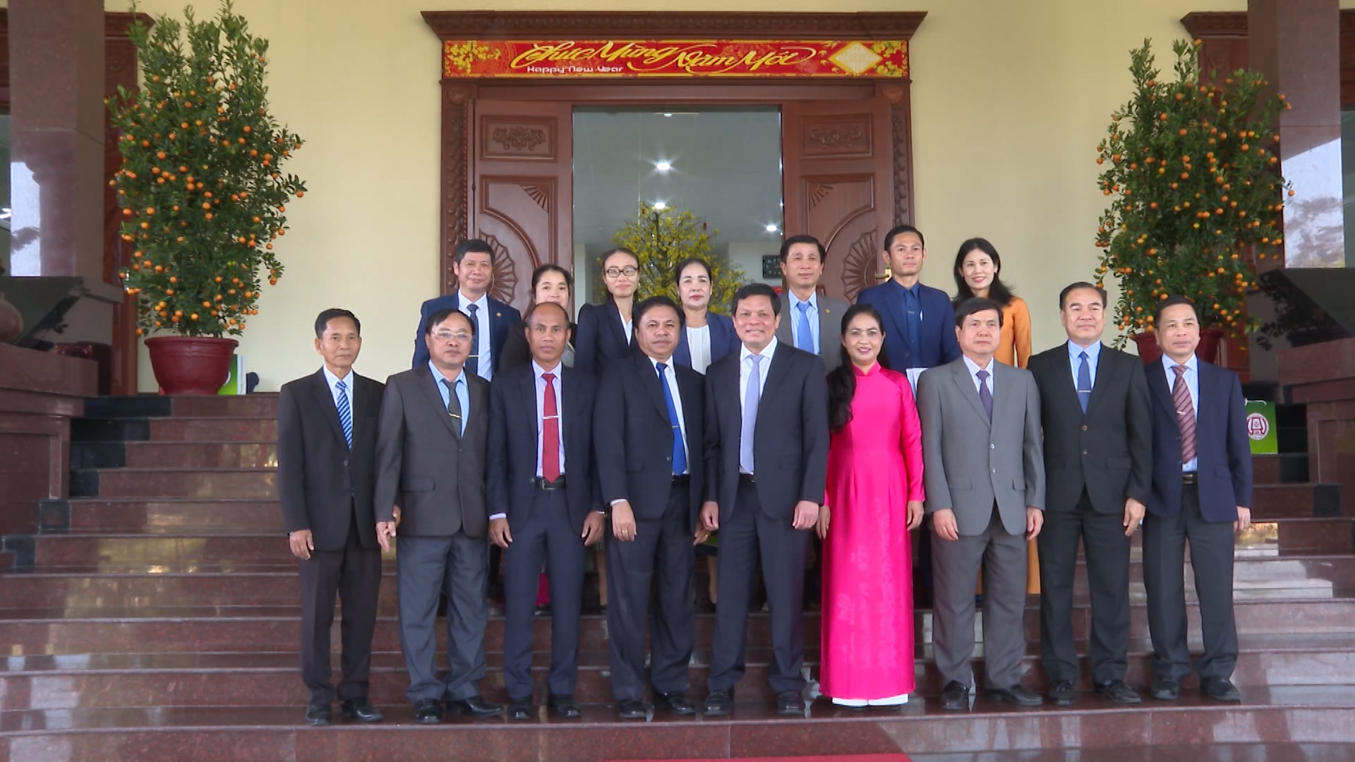 Delegation of senior officials of Attapeu province congratulates Kon Tum province on Tet