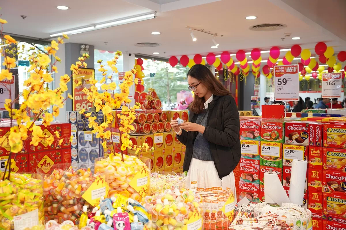 Purchasing power increases, Tet goods market gradually becomes more vibrant