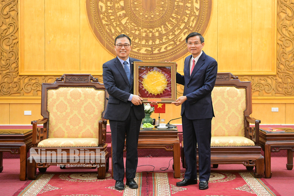 Förderung der bilateralen Zusammenarbeit zwischen Ninh Binh und Korea