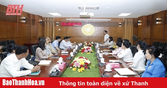 Delegation of Press Management officials of Lao PDR visited and exchanged experiences at Thanh Hoa Newspaper