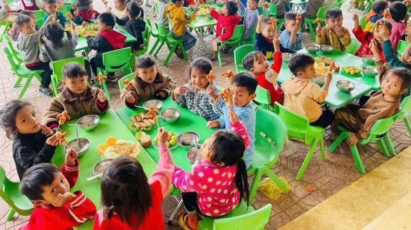 Le Têt chaleureux arrive aux enfants des hautes terres de Quang Tri et Quang Ngai