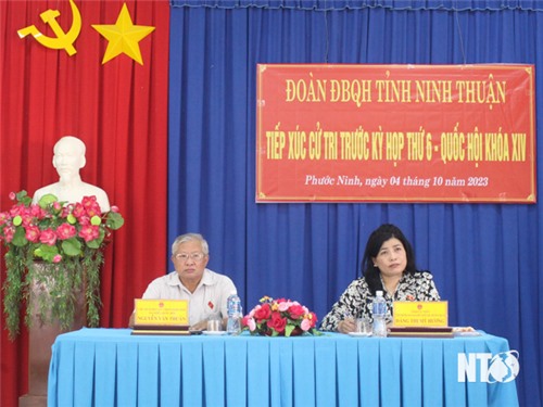 Les délégués de l'Assemblée nationale provinciale rencontrent les électeurs des communes de Phuoc Trung et Phuoc Ninh