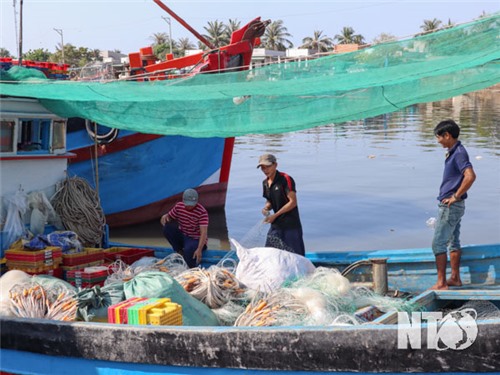 Ngư dân phấn khởi vươn khơi đánh bắt vụ cá Nam