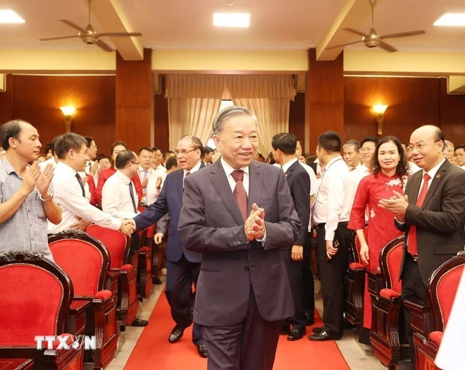 Le secrétaire général et président To Lam a assisté à la cérémonie. (Photo : Tri Dung/VNA)