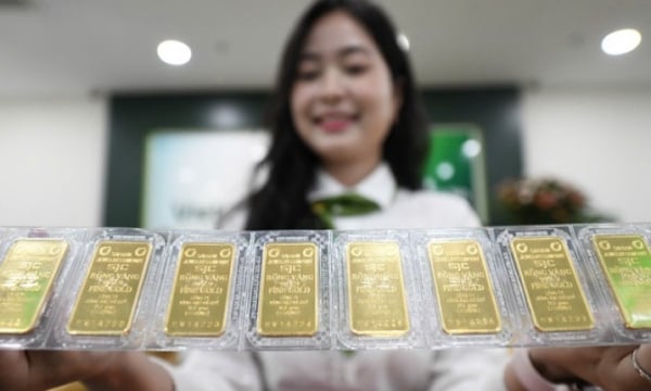 Gold prices fell sharply