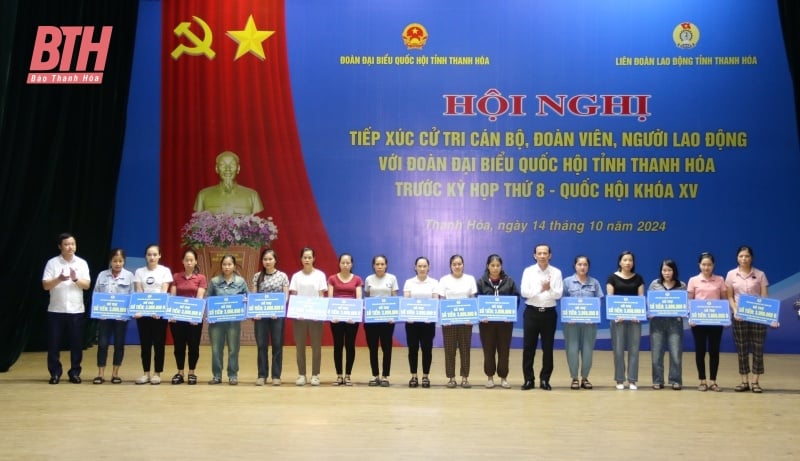 Đoàn Đại biểu Quốc hội tỉnh tiếp xúc cử tri là cán bộ, đoàn viên, người lao động