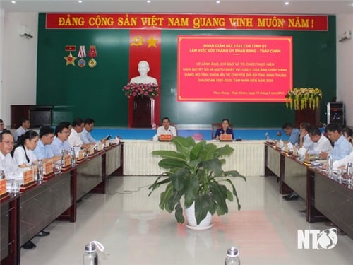 Supervisory delegation 1521 of the Provincial Party Standing Committee works with Phan Rang-Thap Cham City Party Committee