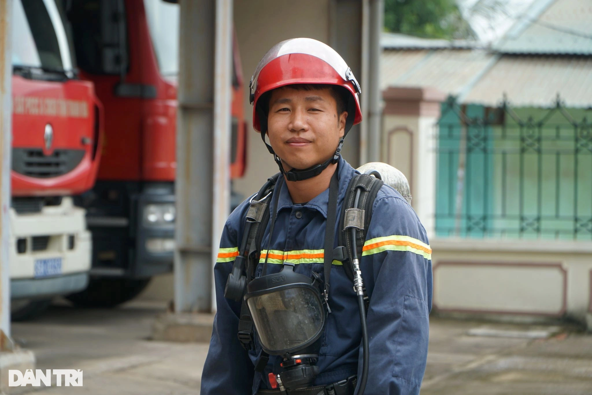 Frogman nearly 100 times "robs the river god's rice", hides his profession from his lover