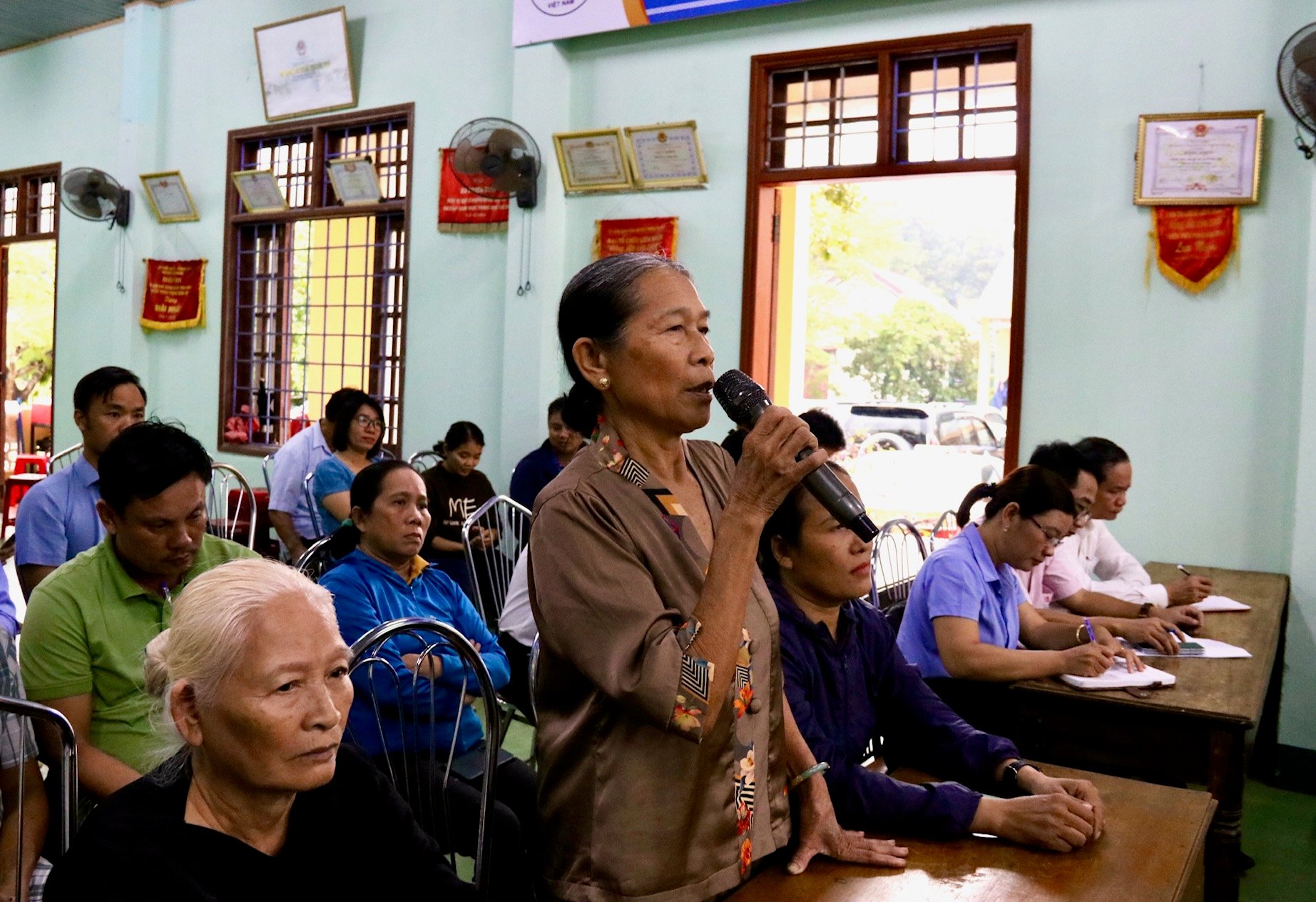 គណៈប្រតិភូរដ្ឋសភាខេត្តជួបអ្នកបោះឆ្នោតឃុំត្រយឹង