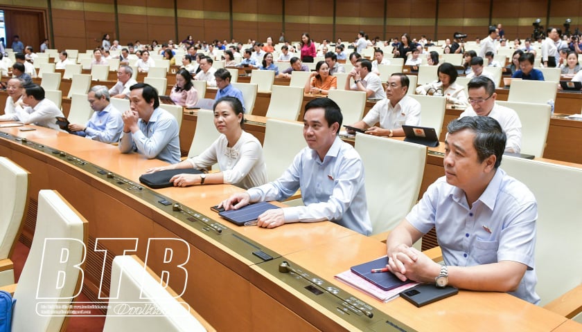 The National Assembly discussed resolutions submitted to the 7th Session.