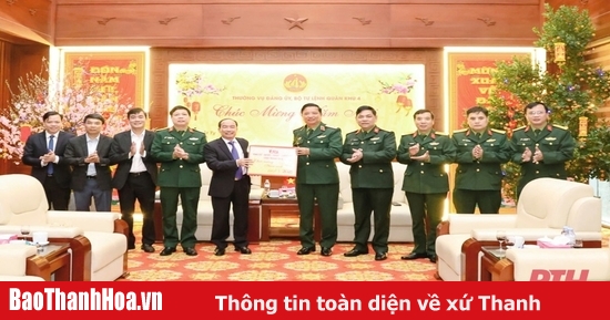 Đoàn đại biểu tỉnh Thanh Hóa thăm, chúc tết Bộ Tư lệnh Quân khu 4