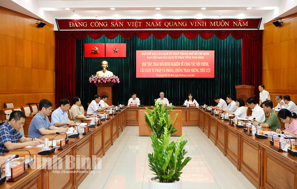 Ban Chỉ đạo Cải cách tư pháp tỉnh học tập trao đổi kinh nghiệm công tác tại một số tỉnh phía Nam