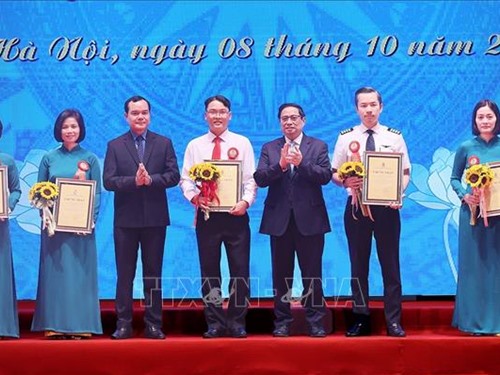 Premier ministre Pham Minh Chinh : Promouvoir la tradition de diligence, de créativité et de dépassement des difficultés pour un Vietnam fort et prospère