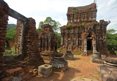 神秘的な古代チャンパの建築