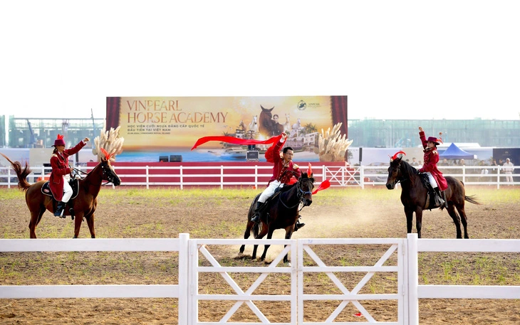 Inauguración de una academia de equitación de nivel internacional en Hai Phong