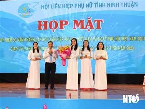 Họp mặt kỷ niệm Ngày thành lập Hội Liên hiệp Phụ nữ Việt Nam