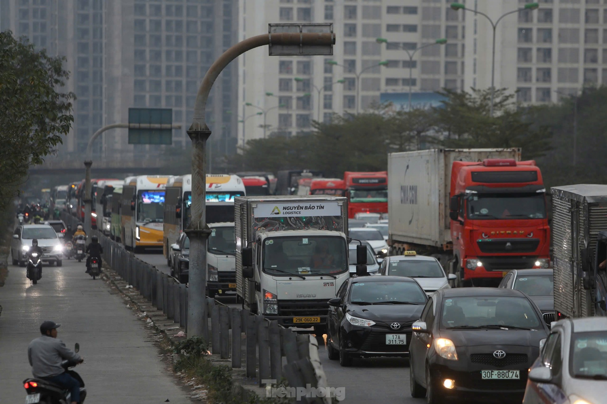 La circulation dans la capitale est « tendue comme un arc » lors du dernier jour ouvrable, photo 14