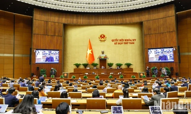 Communiqué de presse n° 28, 8e séance, 15e Assemblée nationale