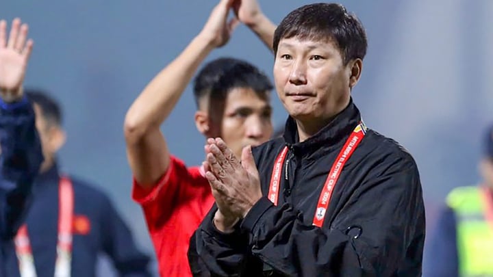 HLV Kim Sang-sik vượt qua nỗi nhớ nhà để cùng ĐT Việt Nam chinh phục chức vô địch AFF Cup 2024