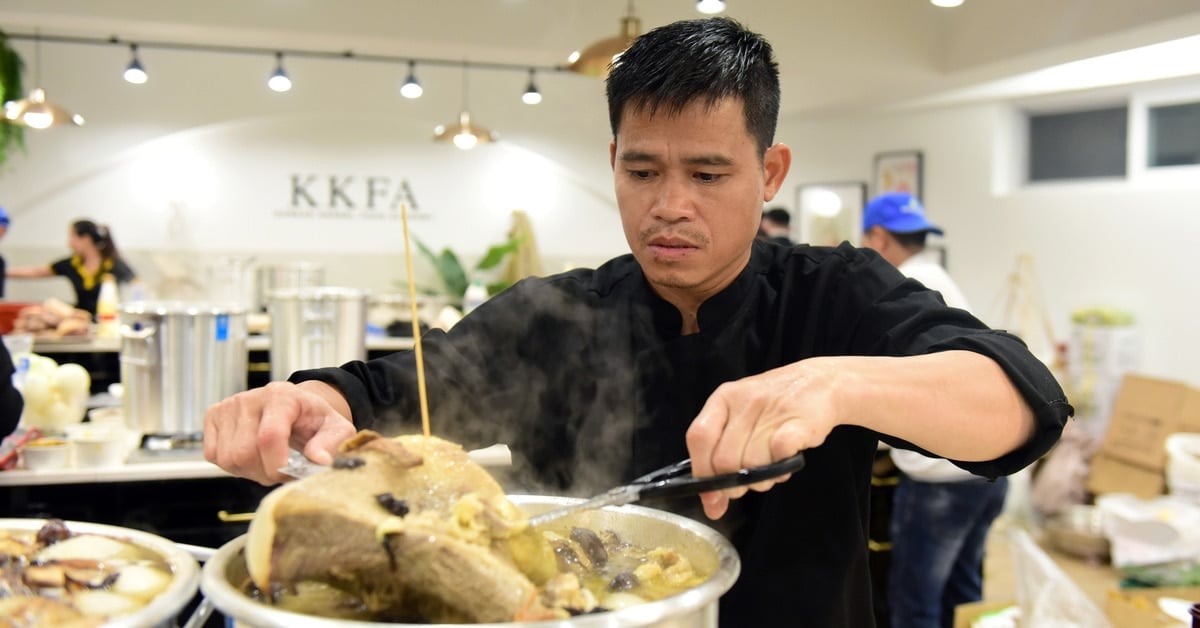 Cocinando Pho toda la noche en el corazón de Seúl