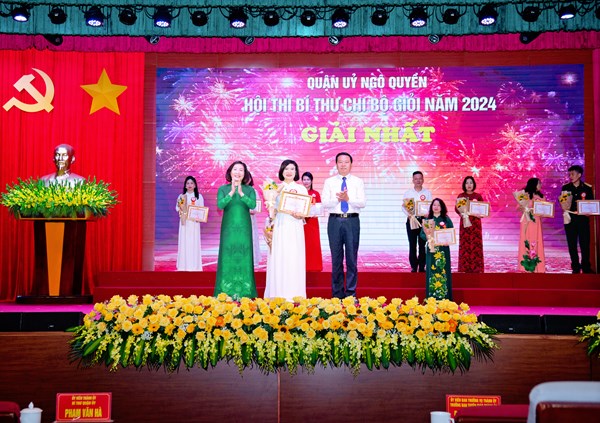 Party Cell Secretary and Principal of Chu Van An Primary School won First Prize in the Final Round of the 2024 Ngo Quyen District Excellent Party Cell Secretary Contest